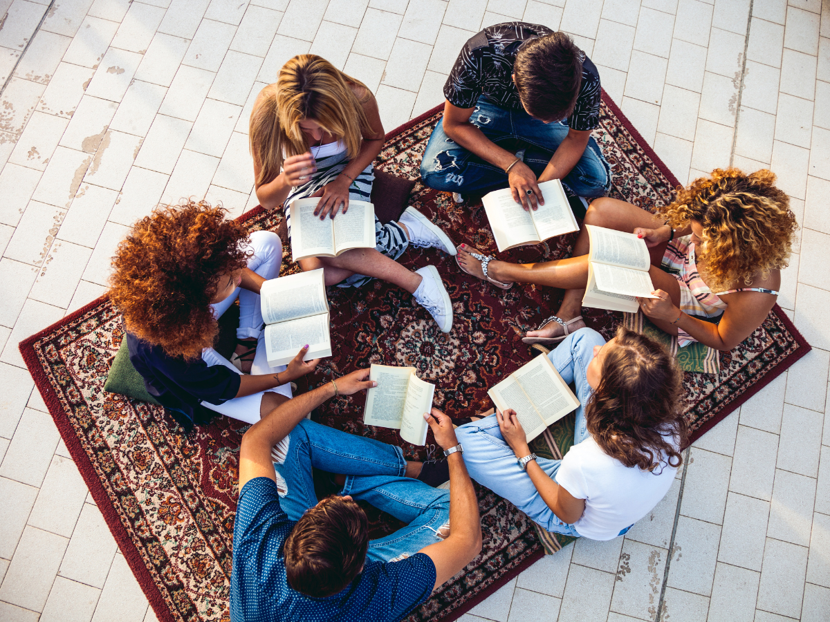 Blog - In the Classroom - Meaningful Class Discussion: The ELA Teacher's Dream - class discussion