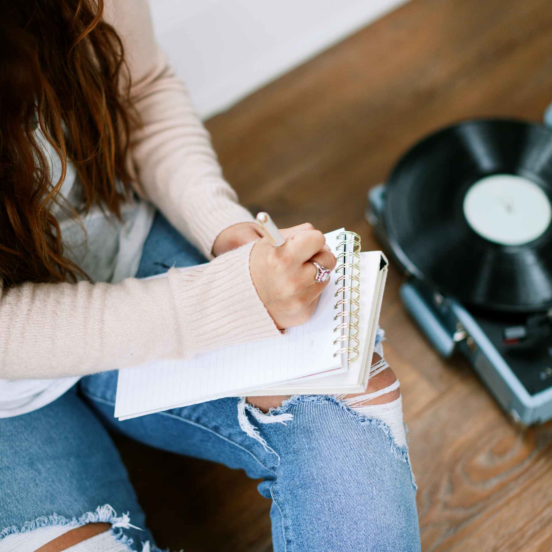 Blog - In the Classroom - Hooks for Essays: How to Help Your Students Start Writing - hooks for essays