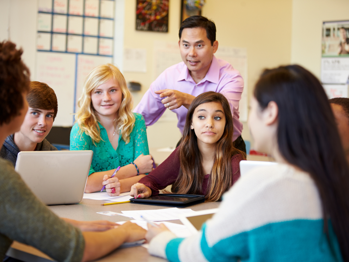 How We Use a Daily Agenda Slide to Create a Calm, Consistent Start to Every Class